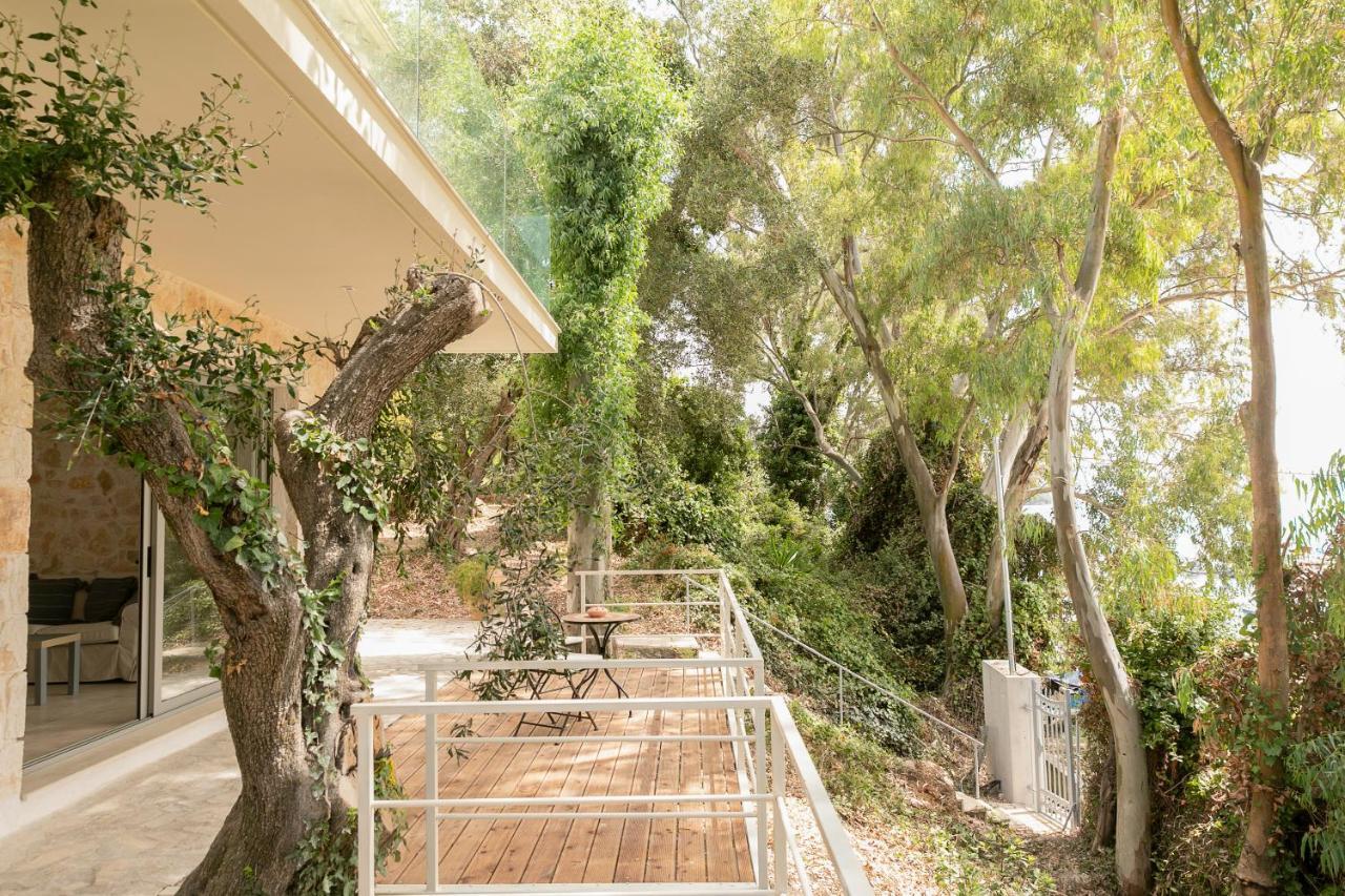 גאוביה Marina Vista Luxury Studio Suites Beach Front מראה חיצוני תמונה